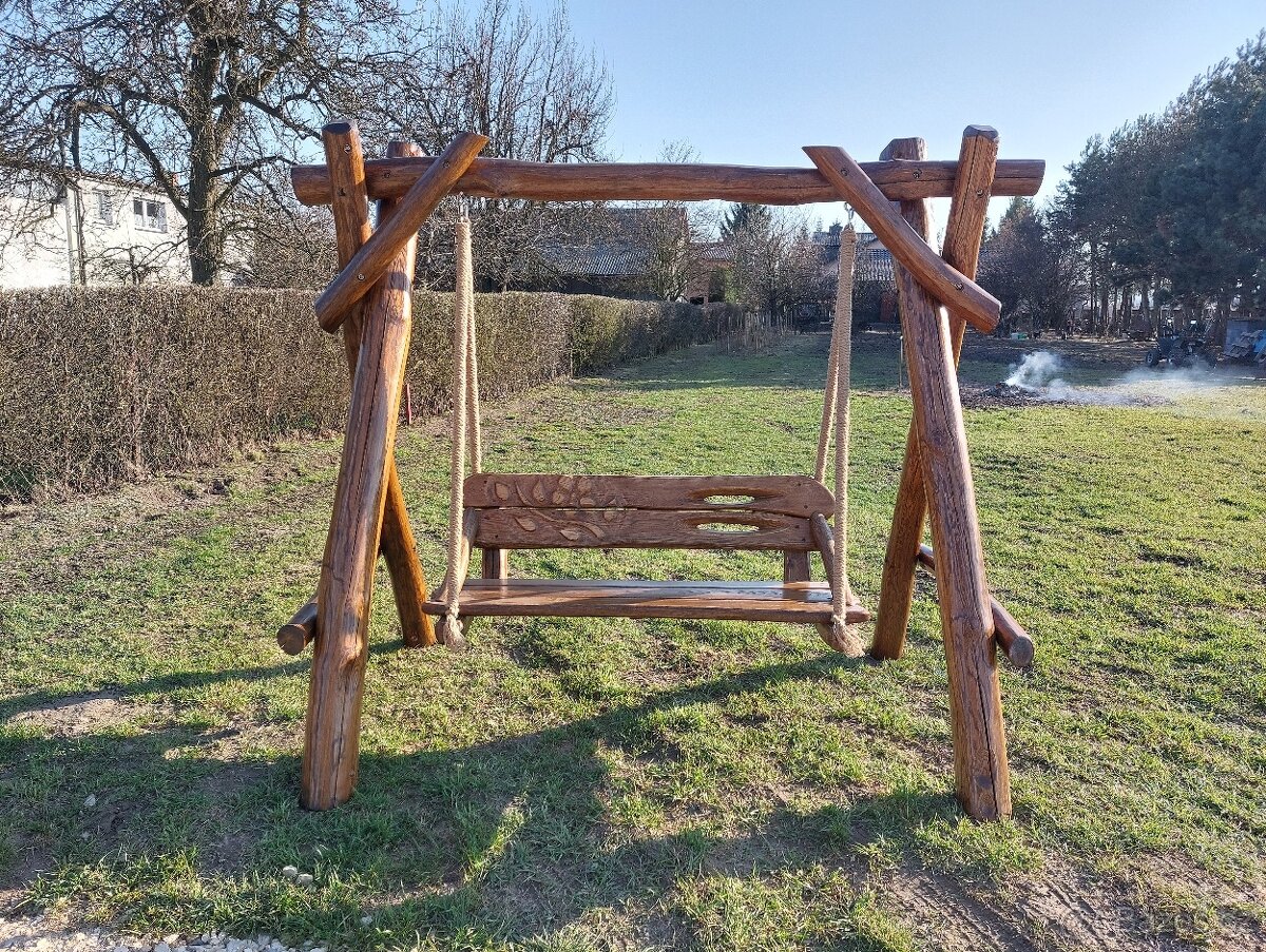 Dřevěná zahradní houpačka - 3