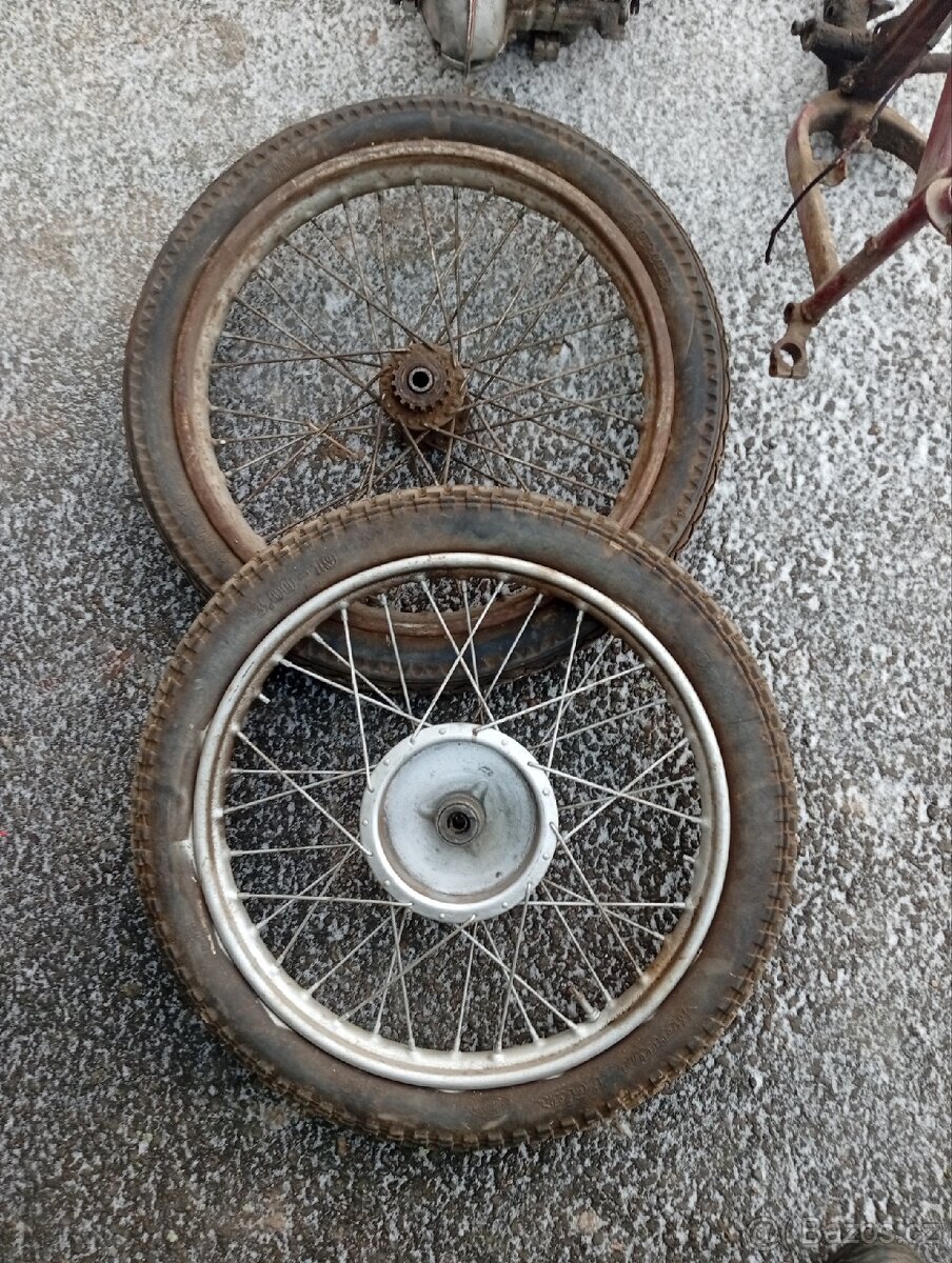 Jawa pérák 250 - 3