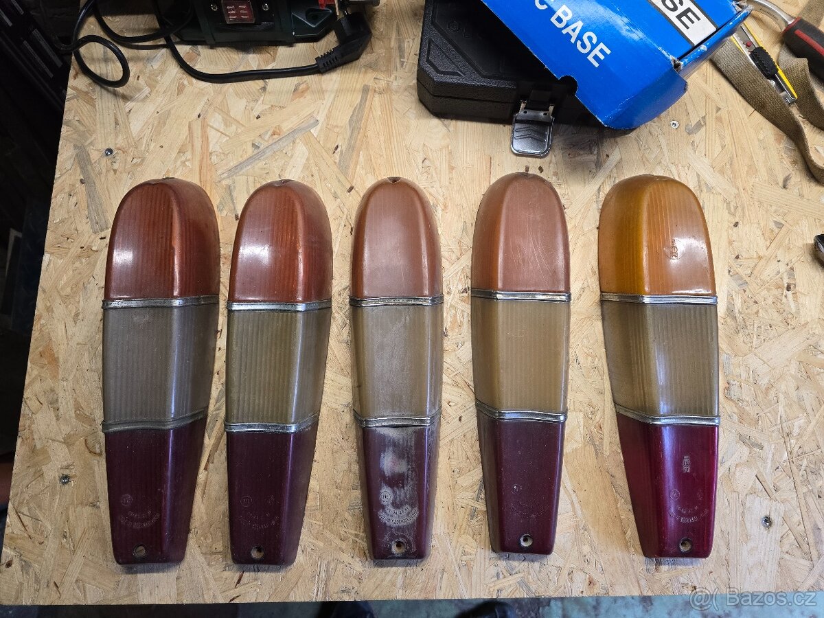 Tatra 603 zadní kryt světla - 3