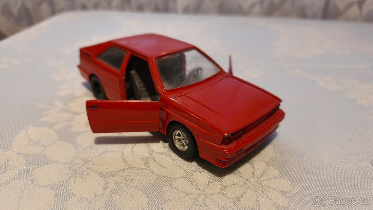 Audi Quattro 1:24 Bburago - - 3