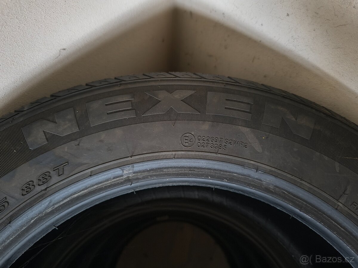 Pneu 185/65R15 - 3