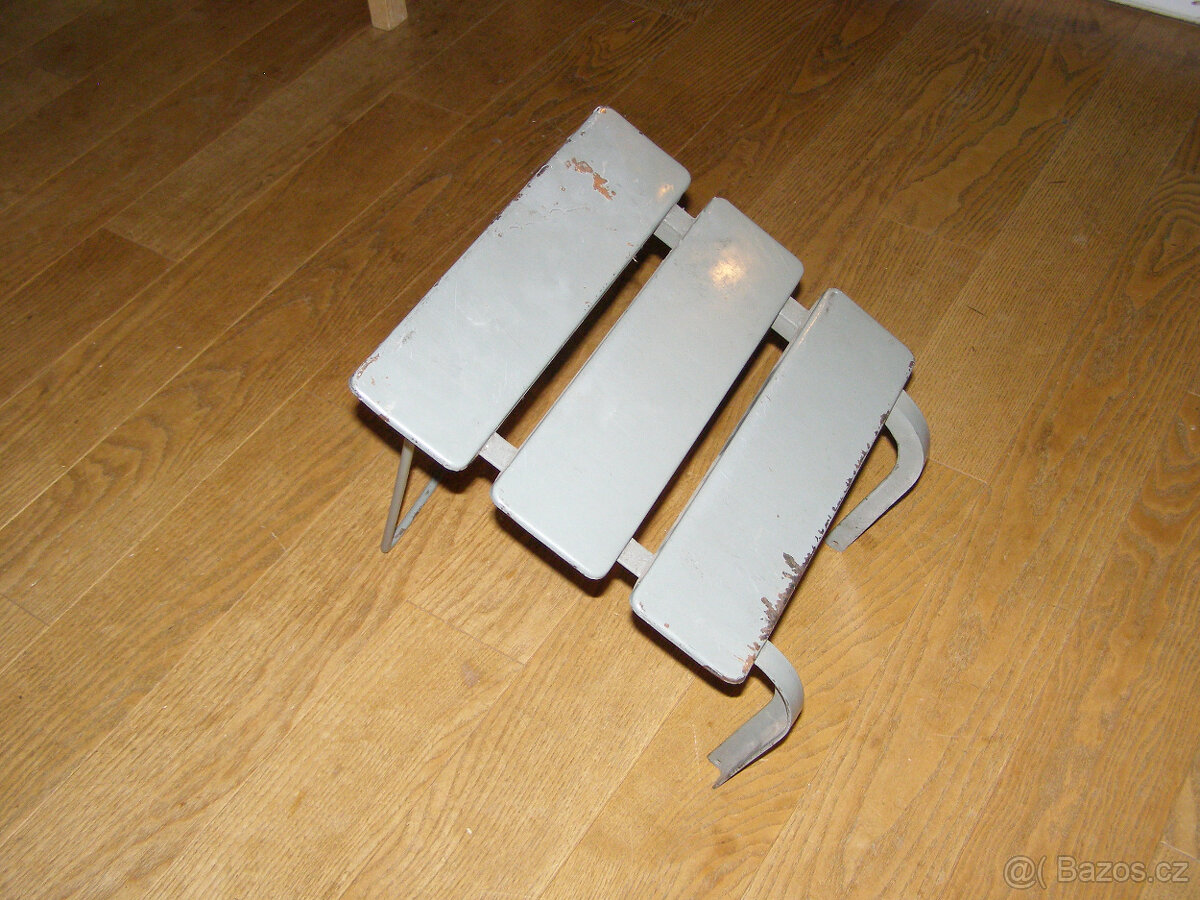 Stolička vojenská - 3