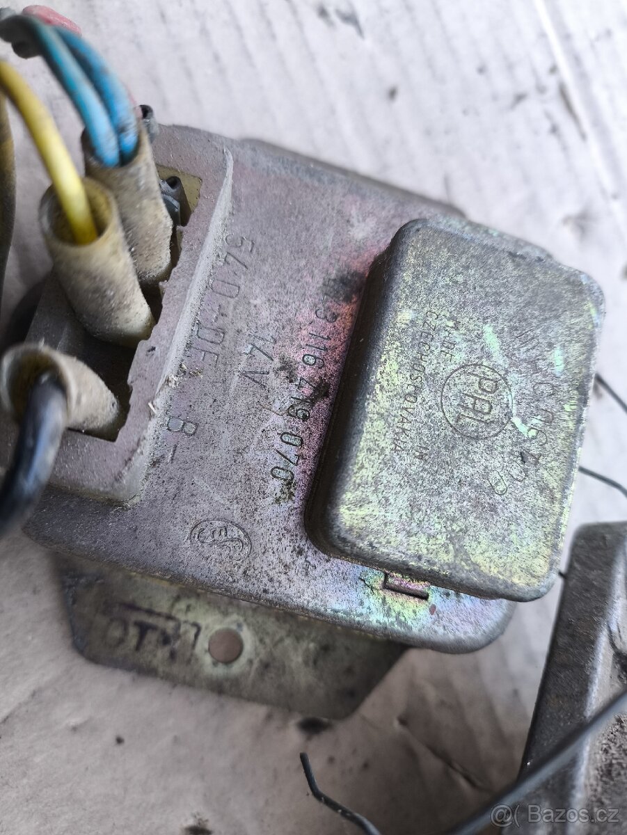 Alternátor + regulátor napětí - 3