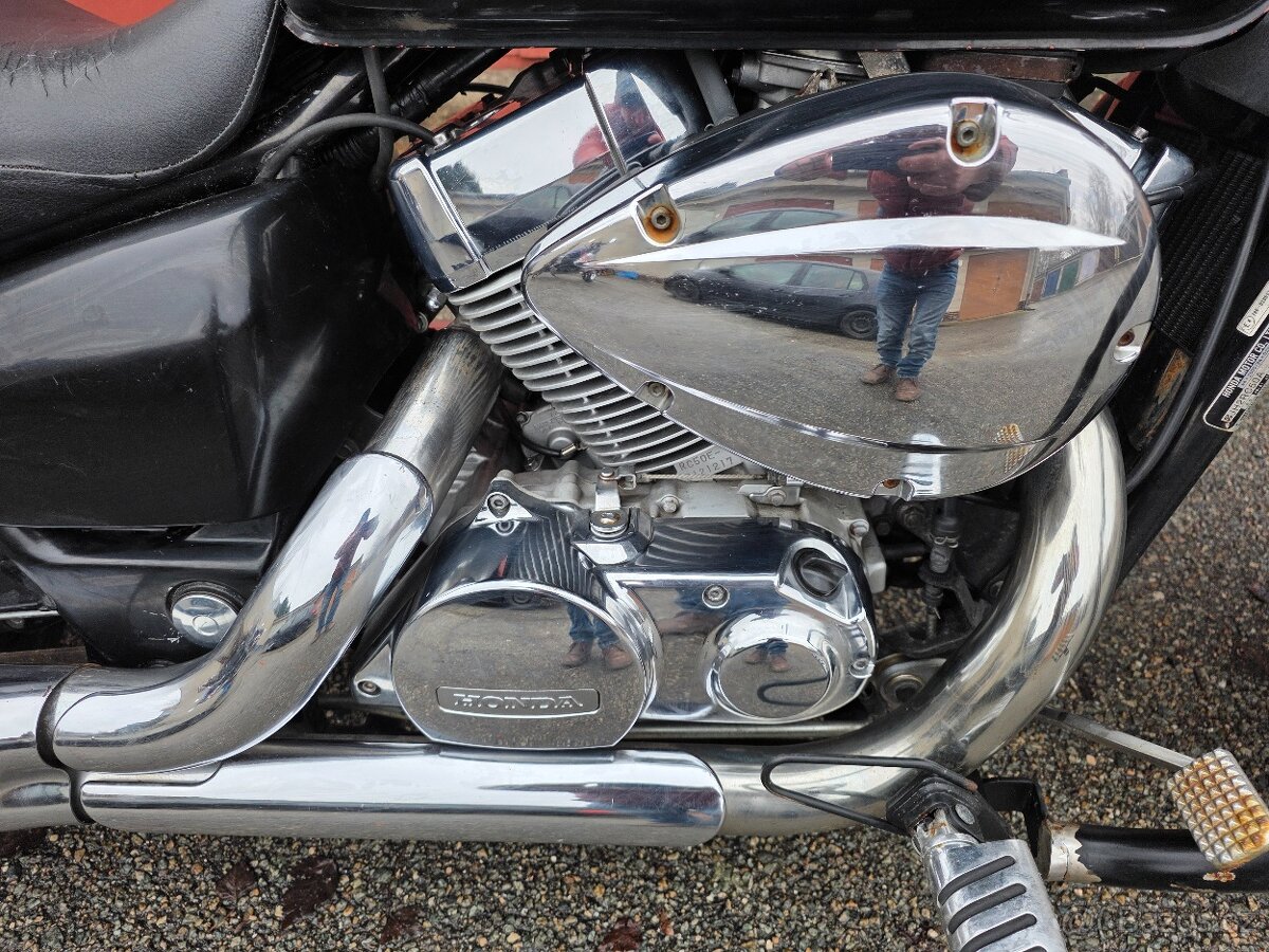 Honda VT750C Shadow - 3