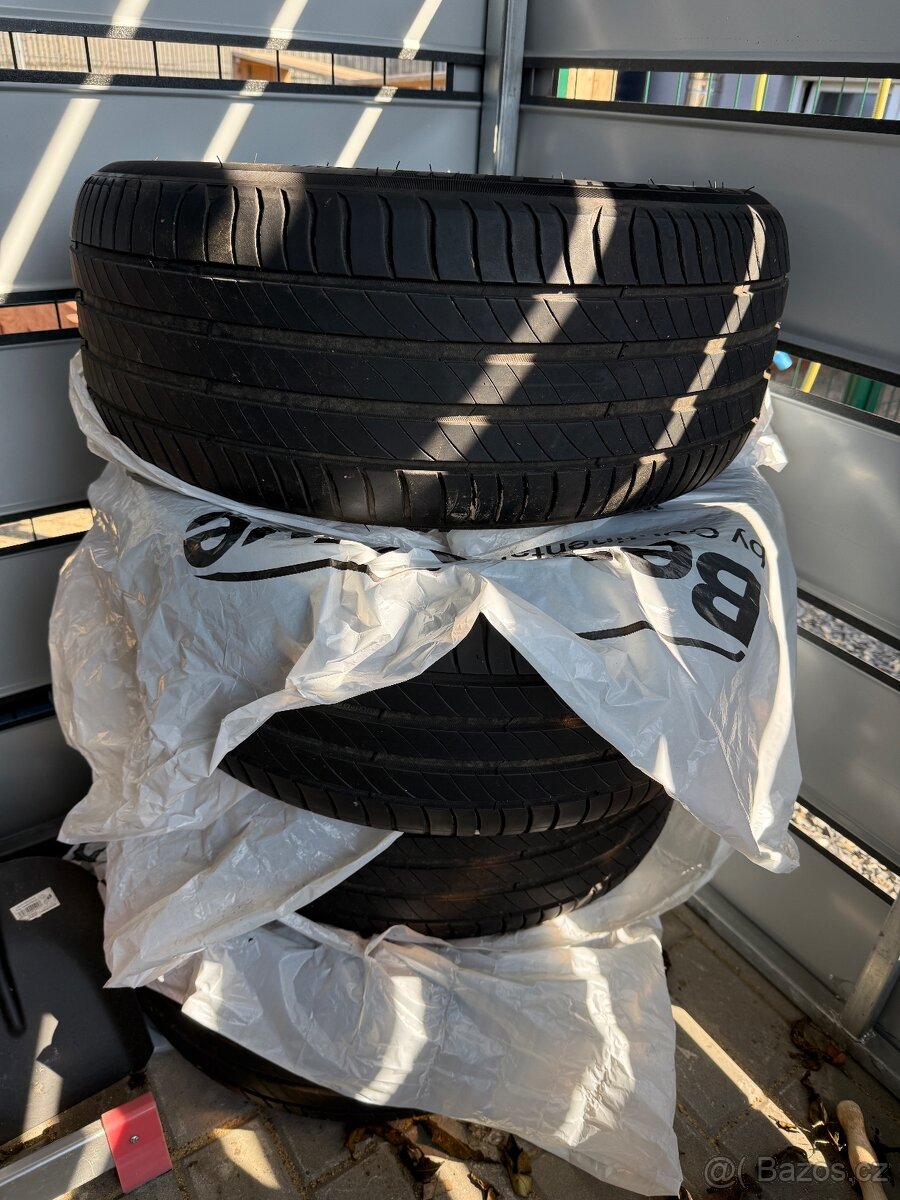 225/50 R17 Michelin 98V - 3