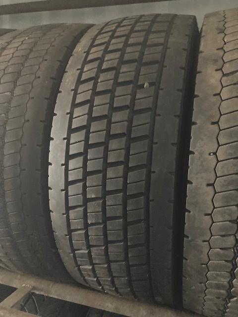 Pneu 295/60 R22,5 - 3