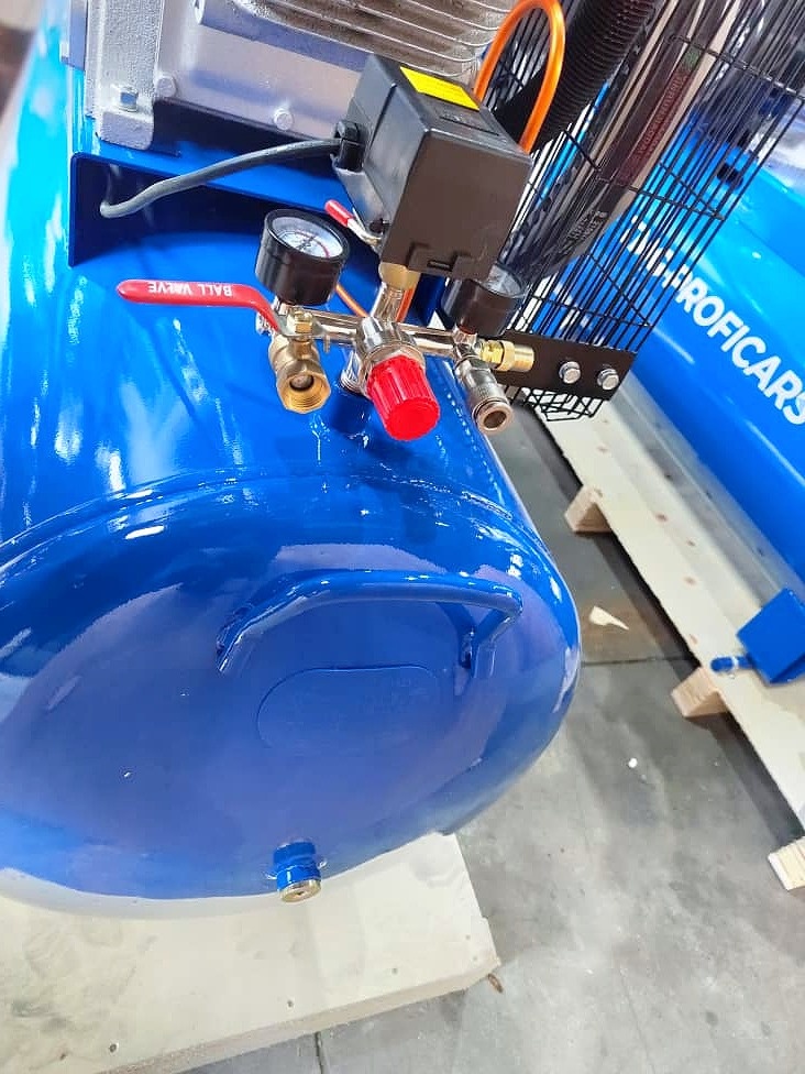 Vzduchový kompresor 300l, 1200 l/min, 12.5 Bar - 3