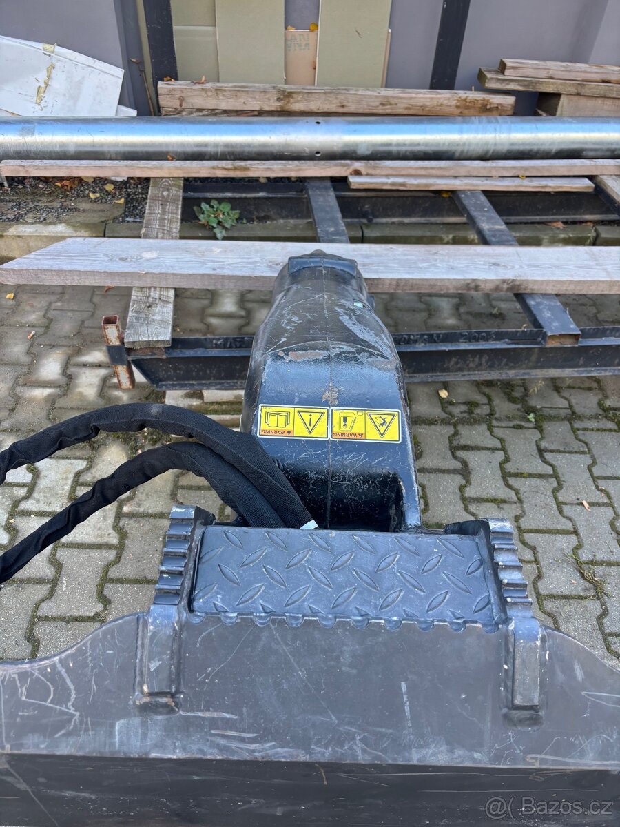 Hydraulické kladivo CAT H65Ds s deskou pro smyk. - 3