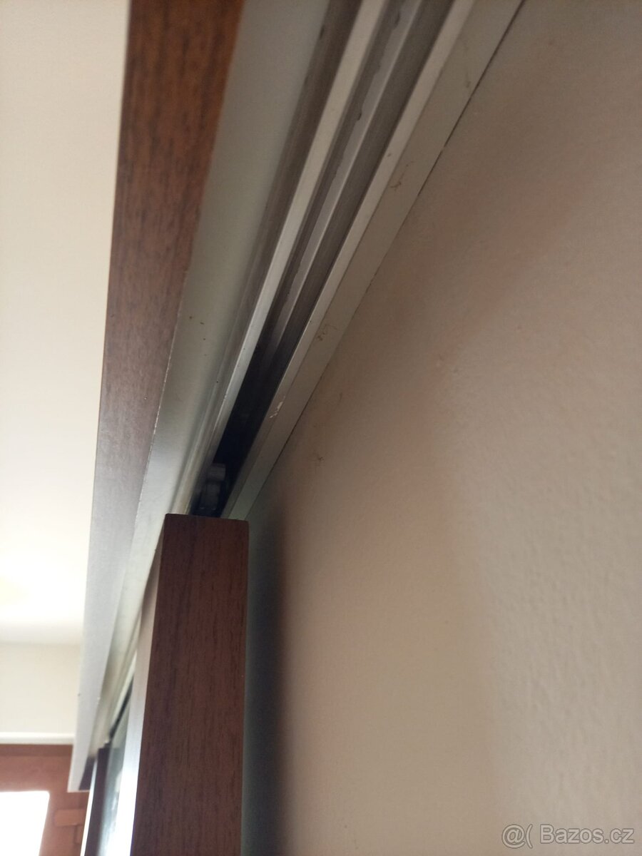 Posuvné prosklené dveře hnědé - použité - 3