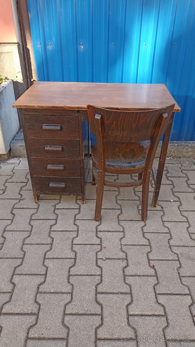 Starý dětský psací stůl a židle - 3