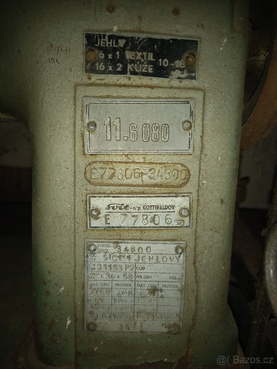 Průmyslový šicí stroj SVIT Gottwaldov (1958) - 3