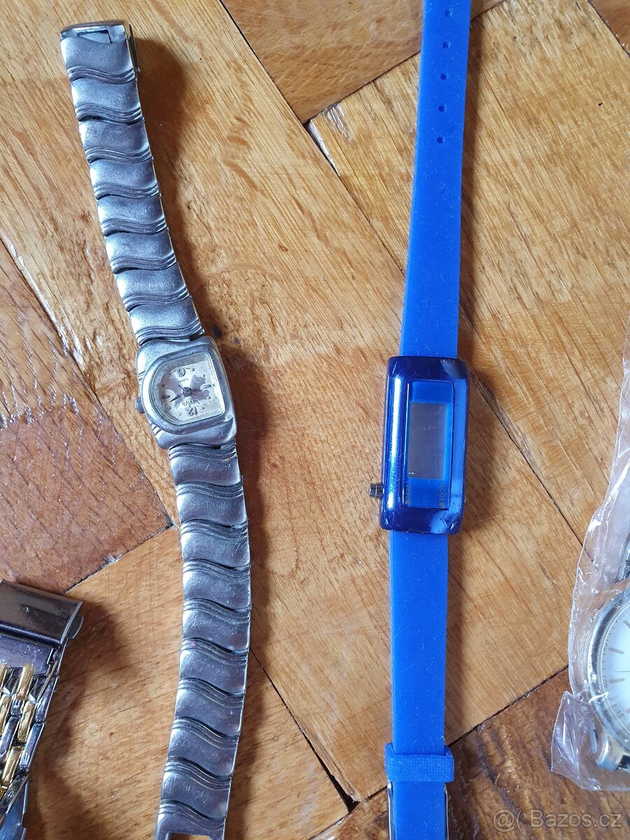 zápěstí / hodinky / hodiny - 3