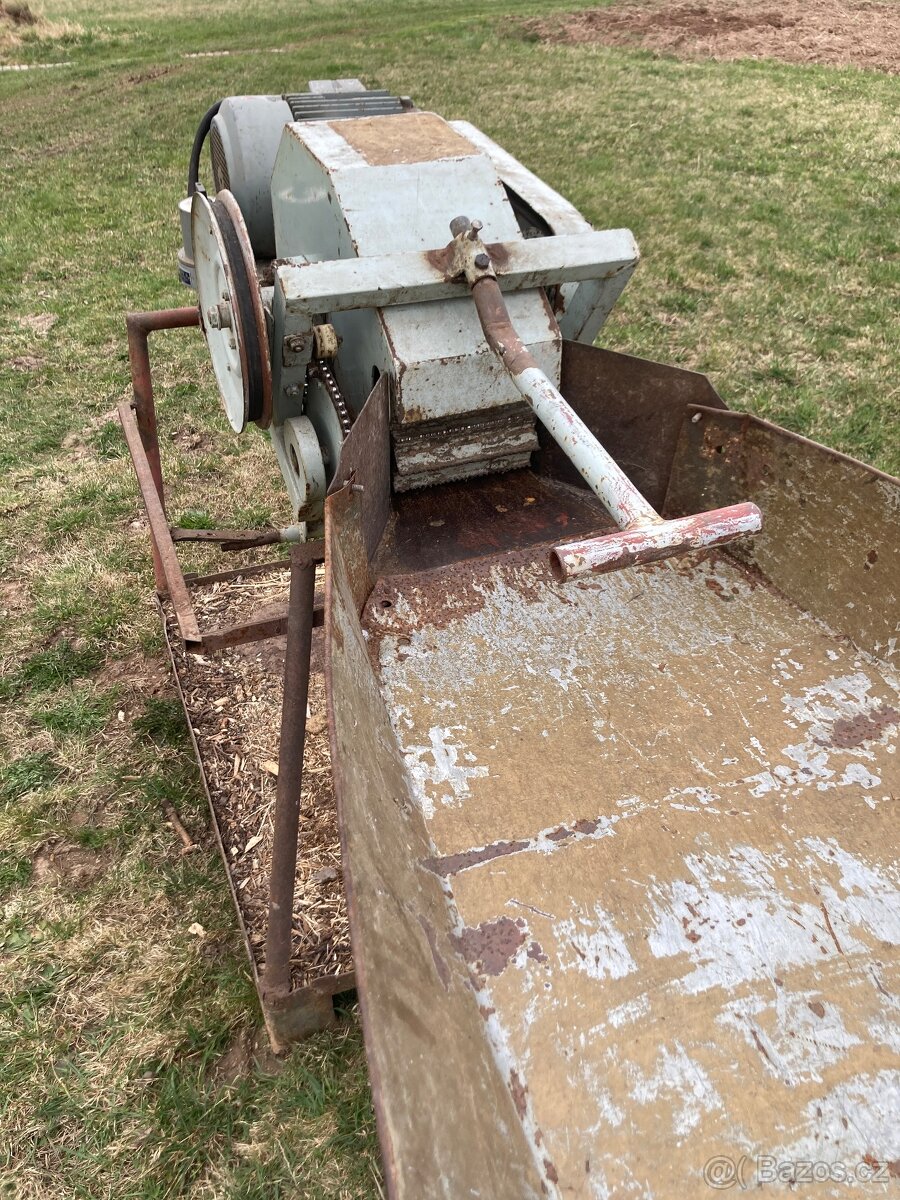 Štěpkovač, drtič větví - 3