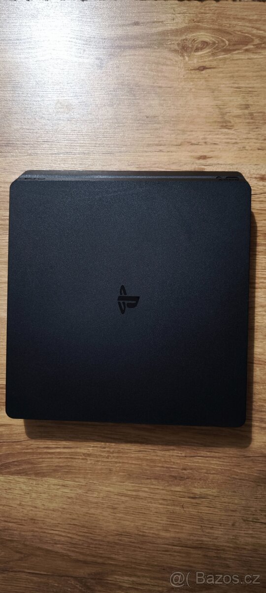 PlayStation 4 Slim 500 GB - 3