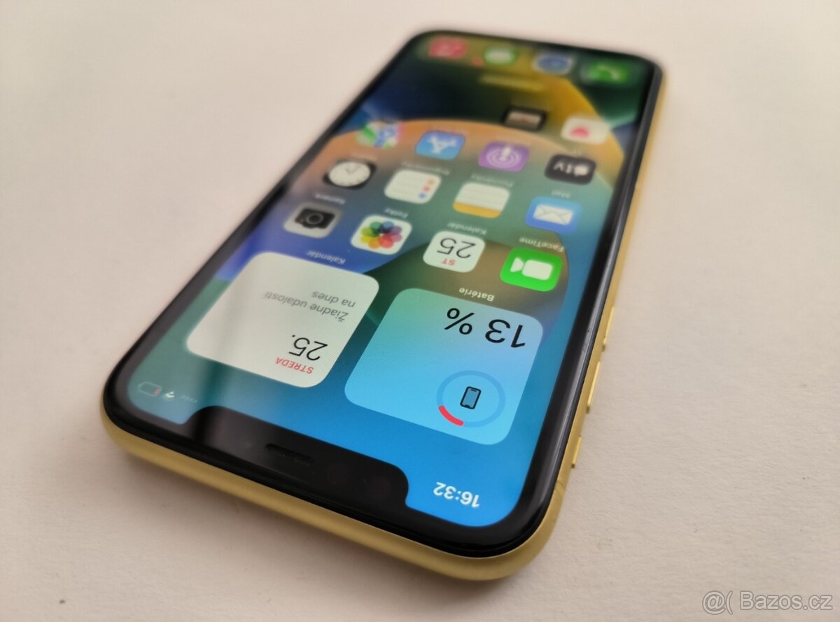 apple iphone 11 64gb Yellow - 3