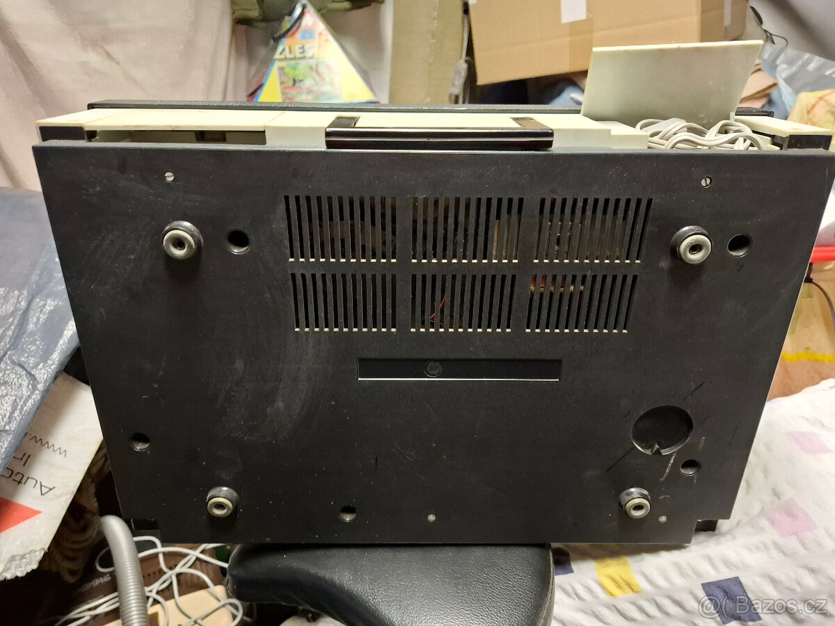 Prodám starý kotoučový magnetofon B70 - 3