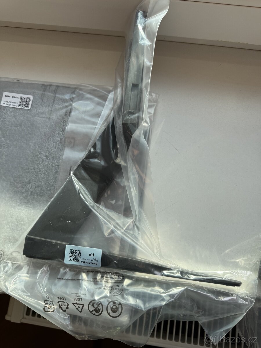 Samsung BN96-50867A nohy televize - assy stand p-cover top - 3