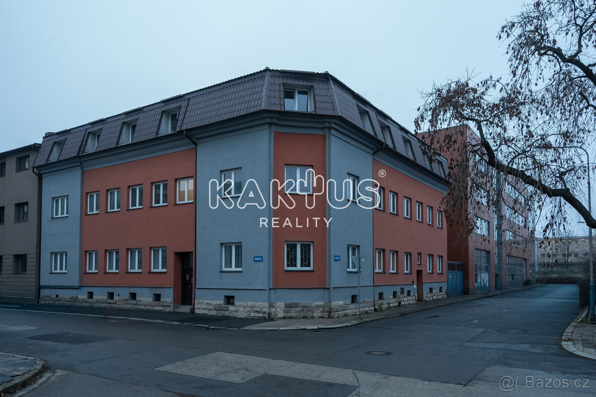 Pronájem prostorného bytu 1+1, 35 m2, ulice Roháčova, Moravs - 3