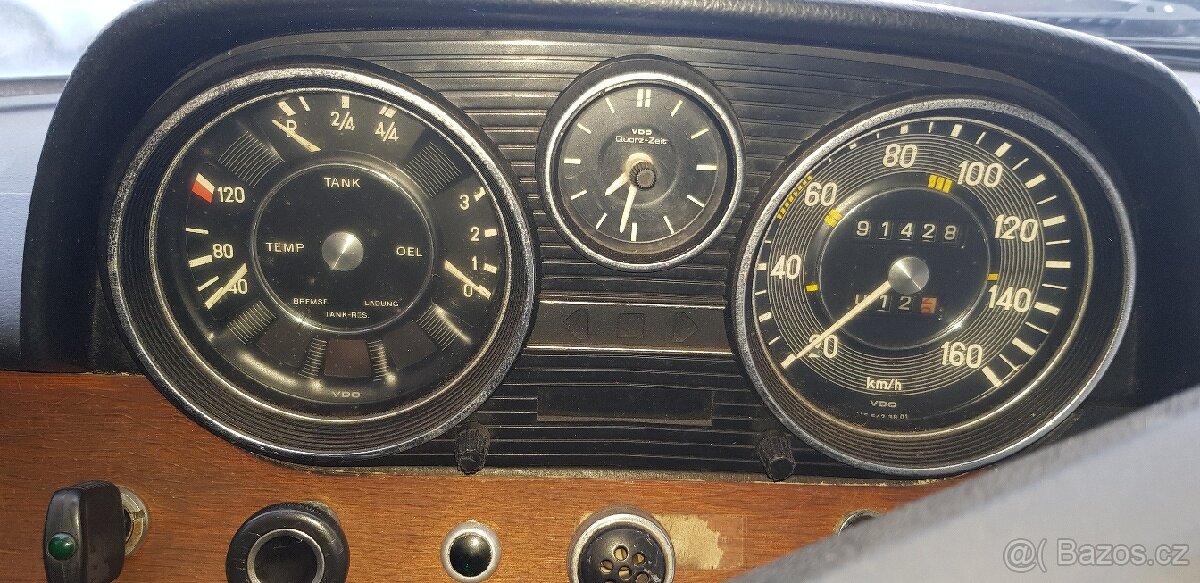 Mercedes W 114 - 3