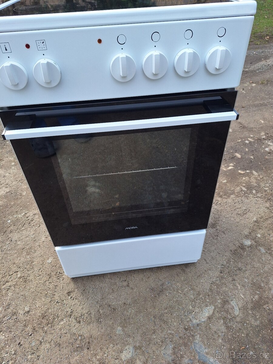 Elektrický sporák Mora na 220.v - 3