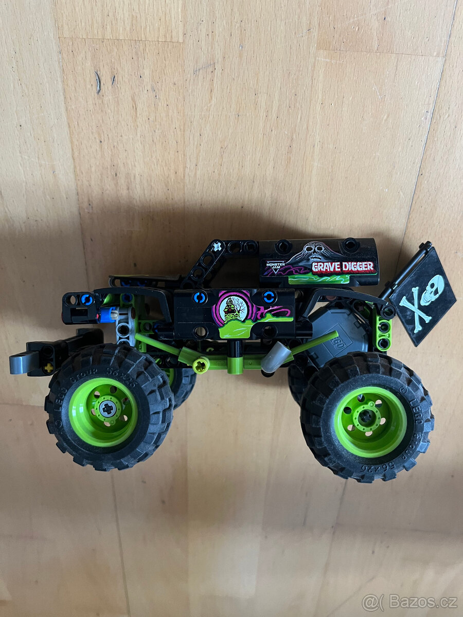 LEGO 42118 Monster Jam Grave Digger - 3