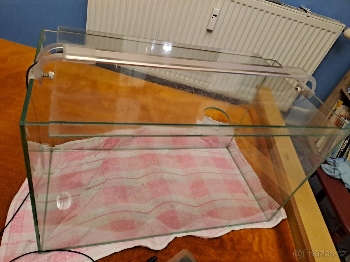 Akvárium s vybavením - 3