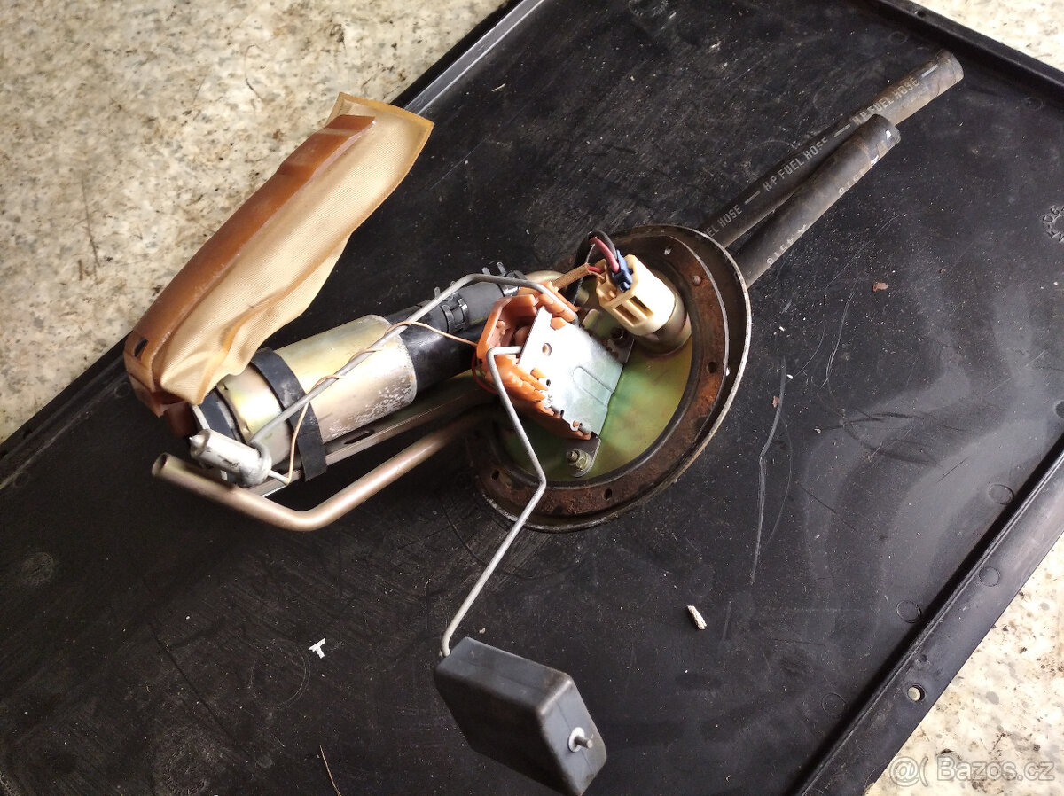 Mazda 323F Palivová Pumpa - 3