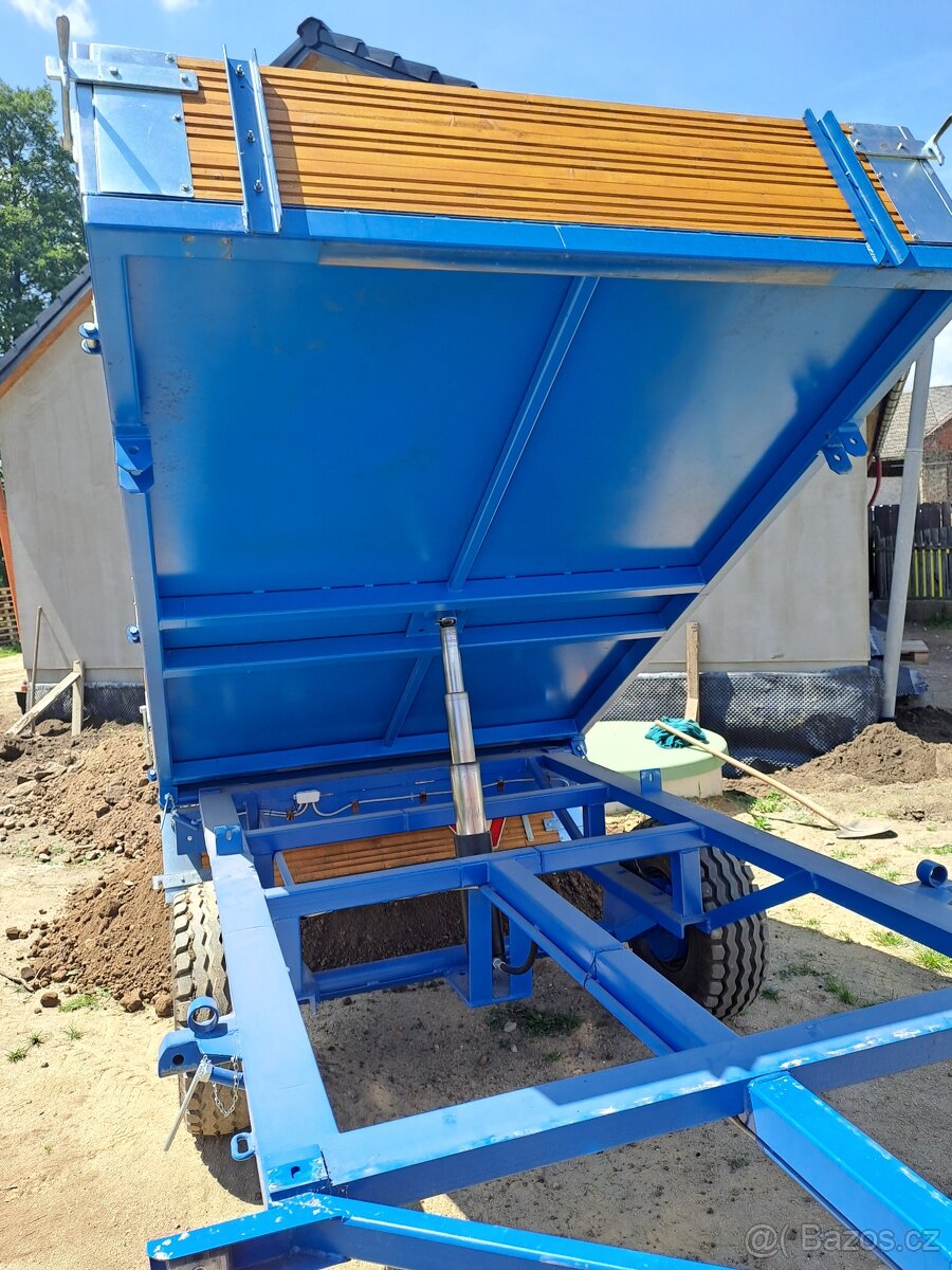 Třístranný sklápěcí vlek - 3