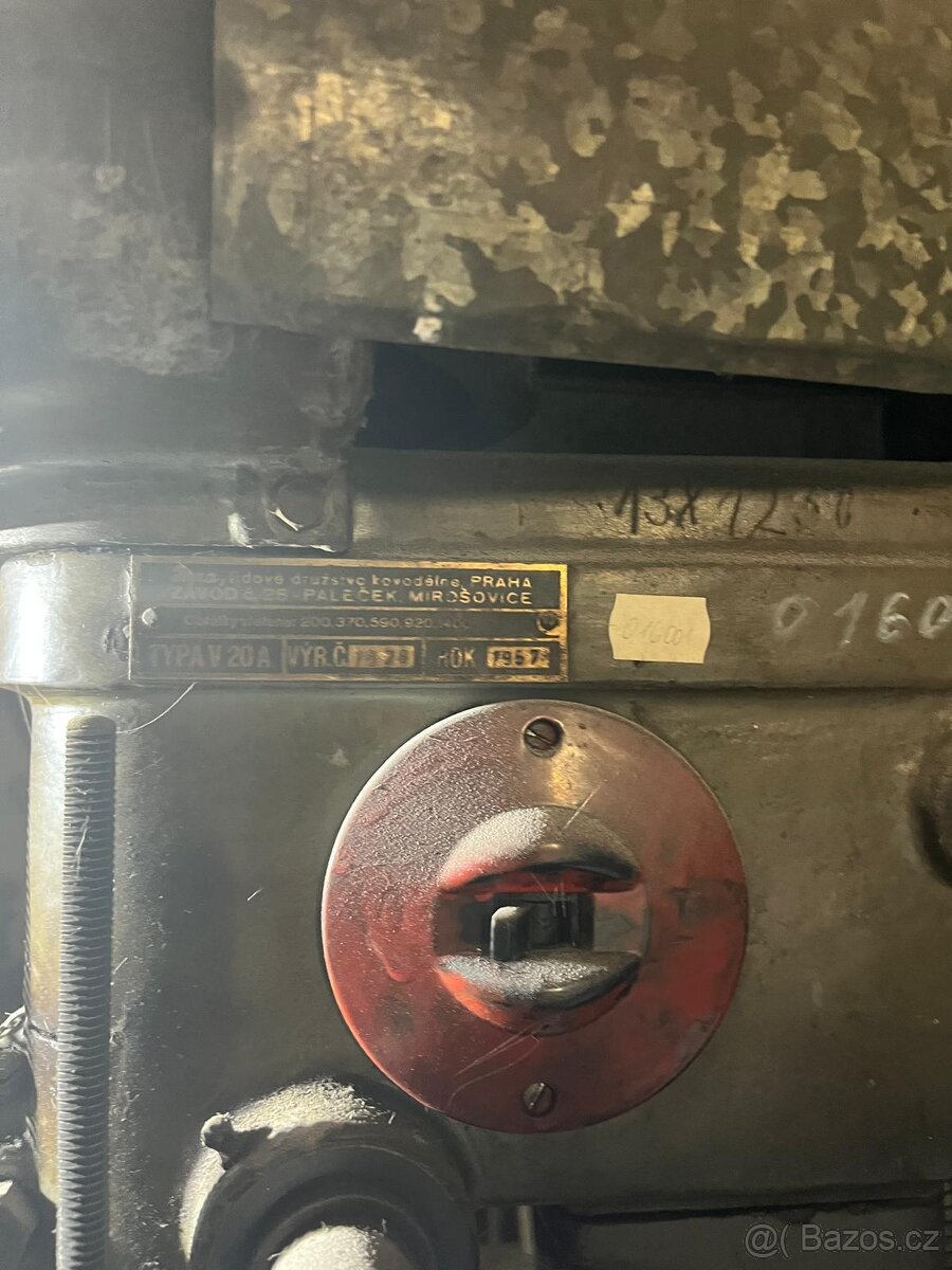 🔧 Stojanová / stolnà vrtačka – typ V20A, rok výroby 1957 - 3