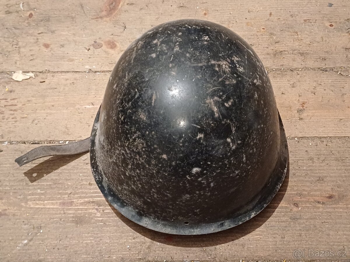 Helma,přilba,armáda,vojenské,staré,-pozůstalost - 3