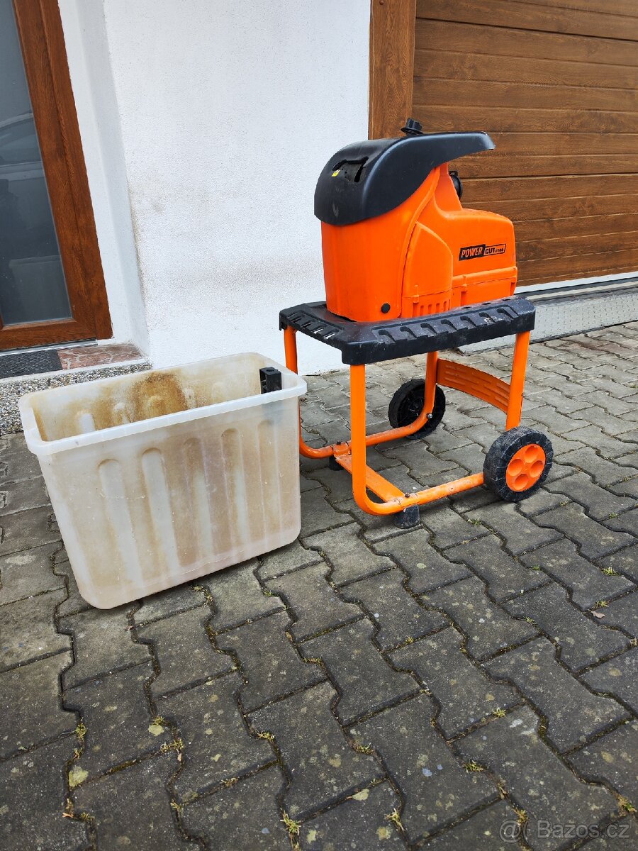 Prodám drtič větvě. - 3