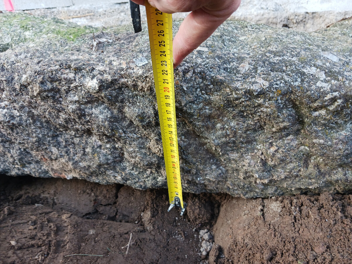 Kamenný sloupek - 3