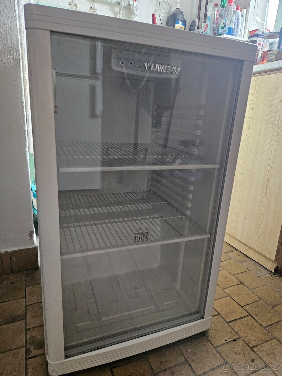 Prosklená malá lednice - 3