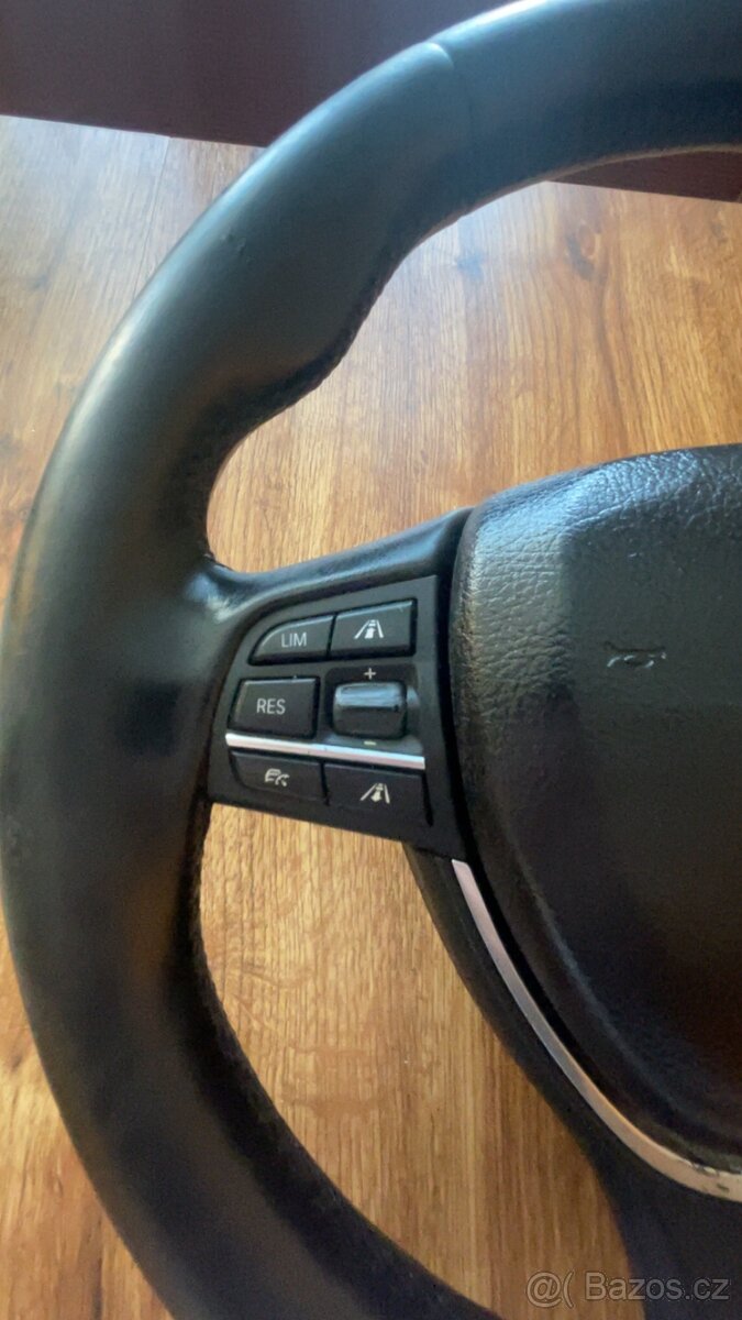 Volant BMW – původní díl z BMW 5 F10 (520d, r. 2011) - 3