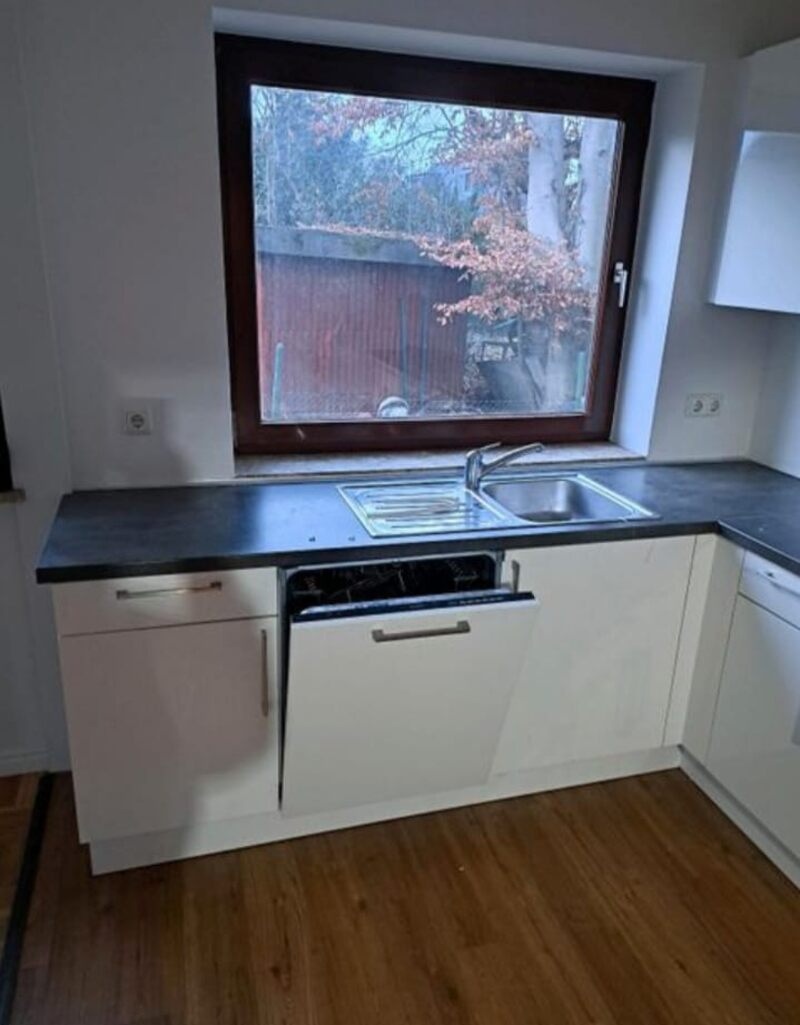 Kuchyně ve vysokém lesku se spotřebiči,5813 - 3