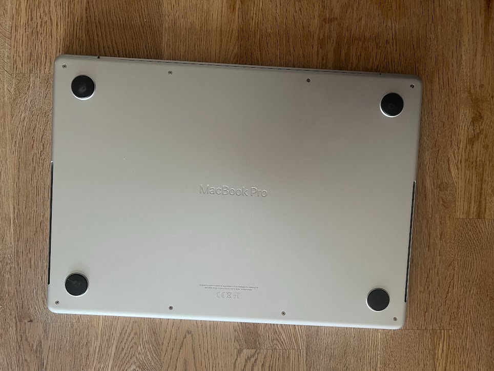 Apple MacBook Pro 14" / M3 / 8GB / 512GB / stříbrný - 3