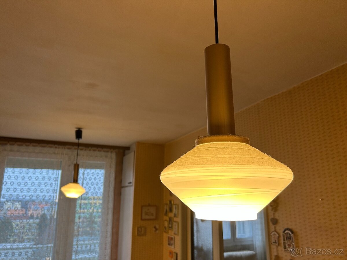 Sada 2 ks menších lustrů, mosaz a bílé sklo, pěkné - 3