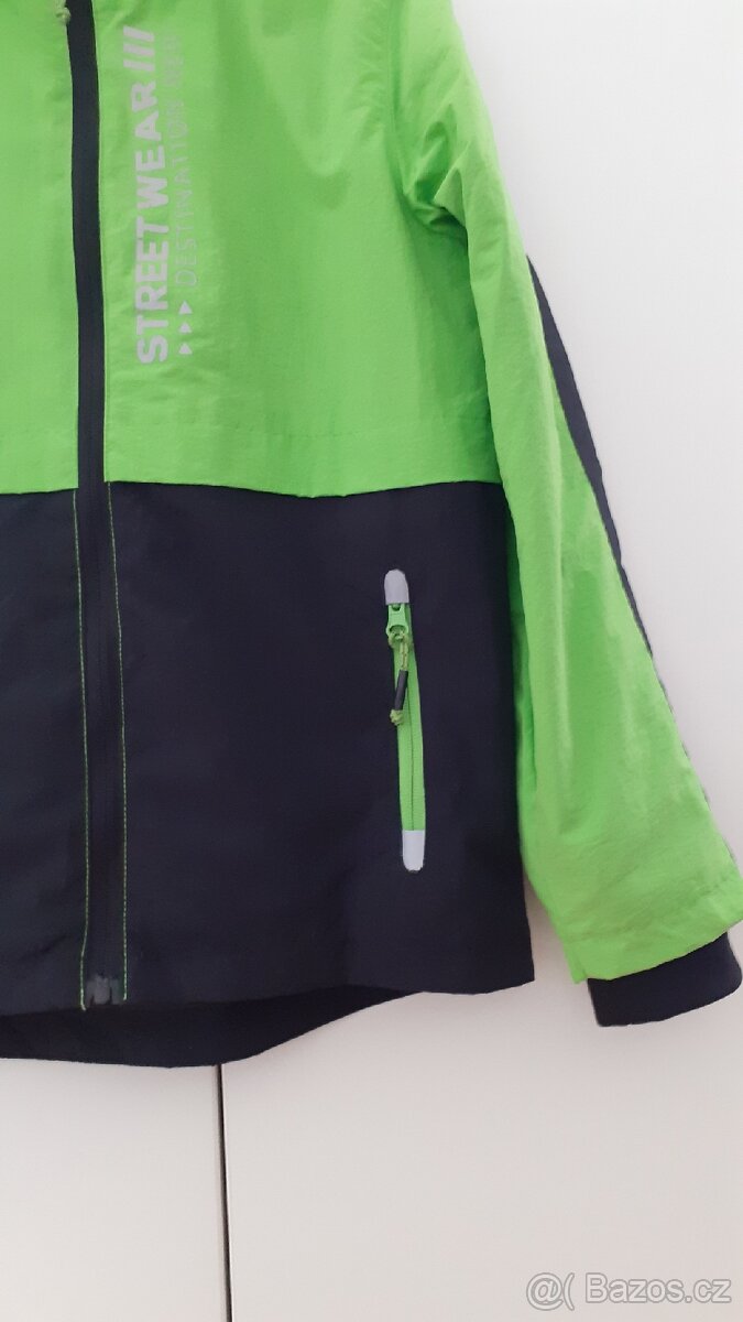 Lehká šusťáková bunda s kapucí - 3