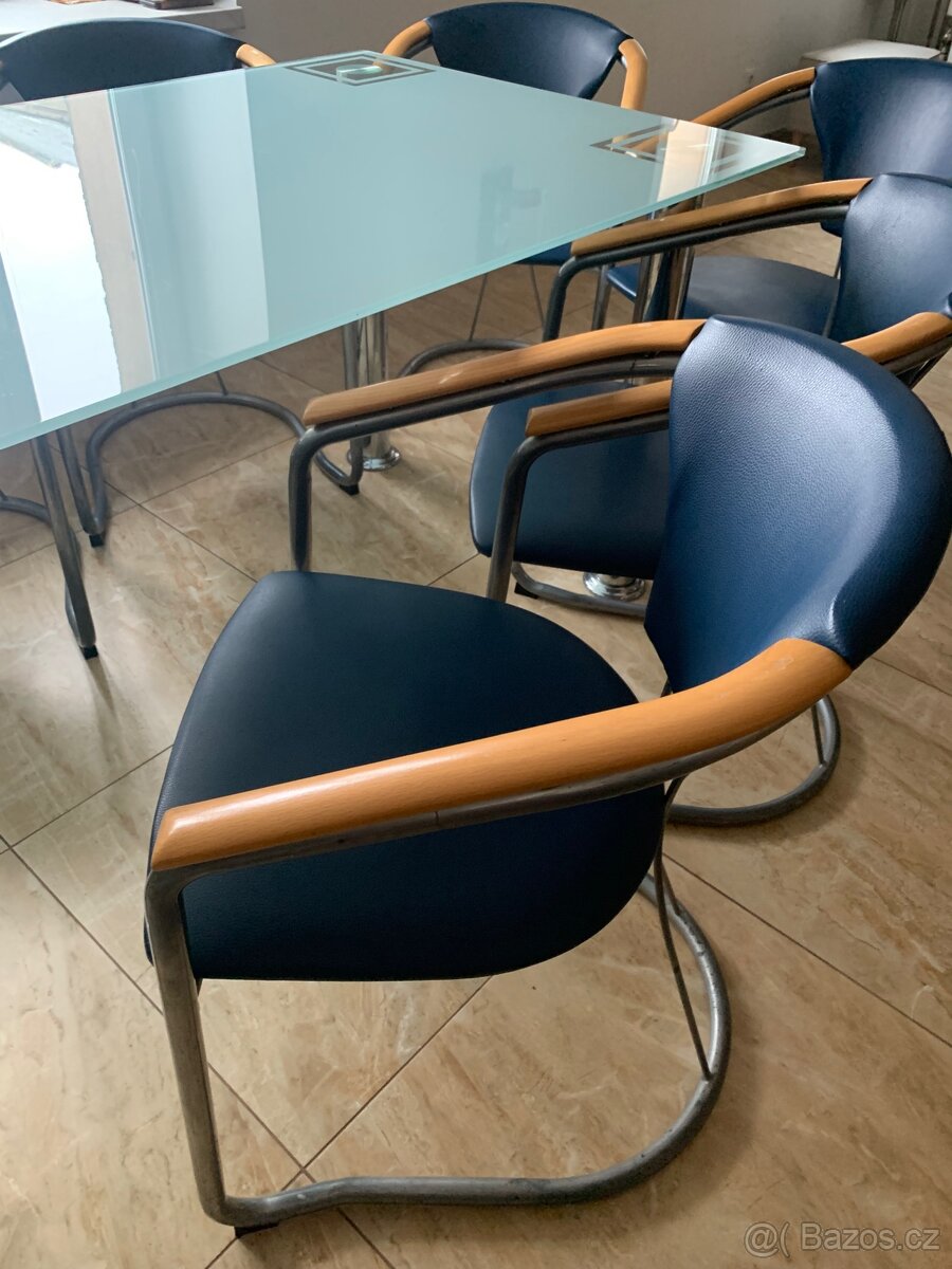 Skleněný stůl a židle - 3