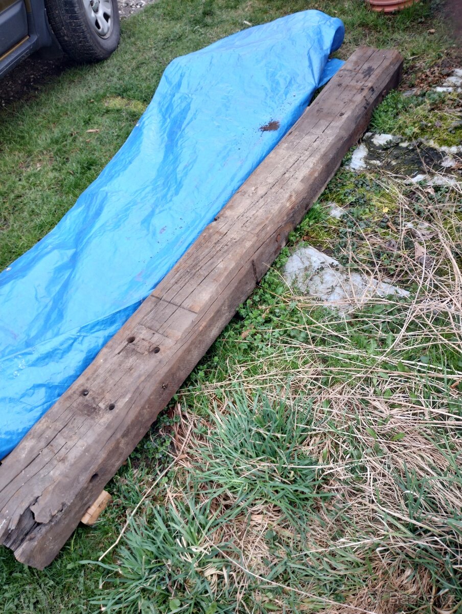 Dřevěné pražce- - 3