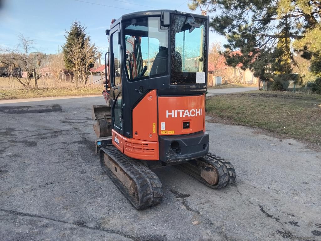 HITACHI 26U Powertilt - 3
