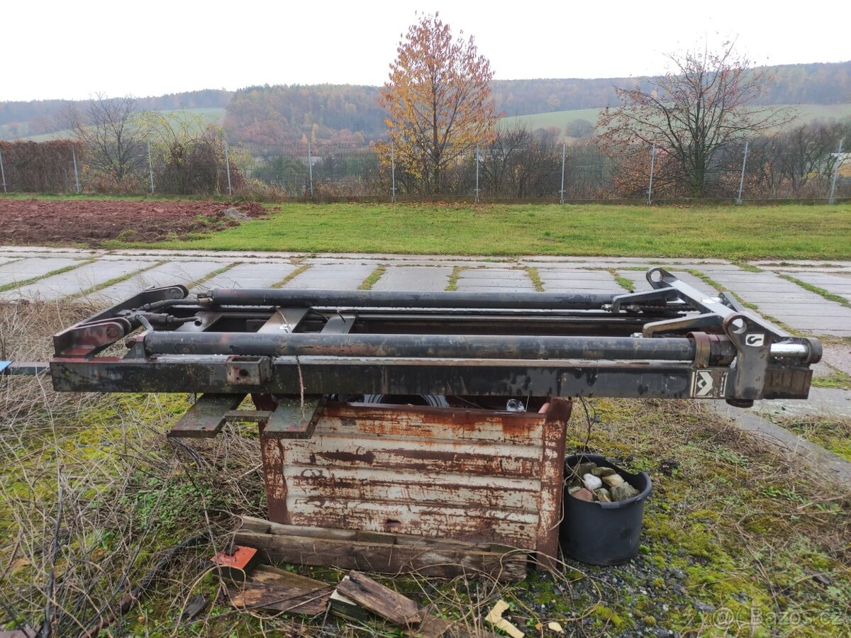 Zvedací zařízení za traktor - 3