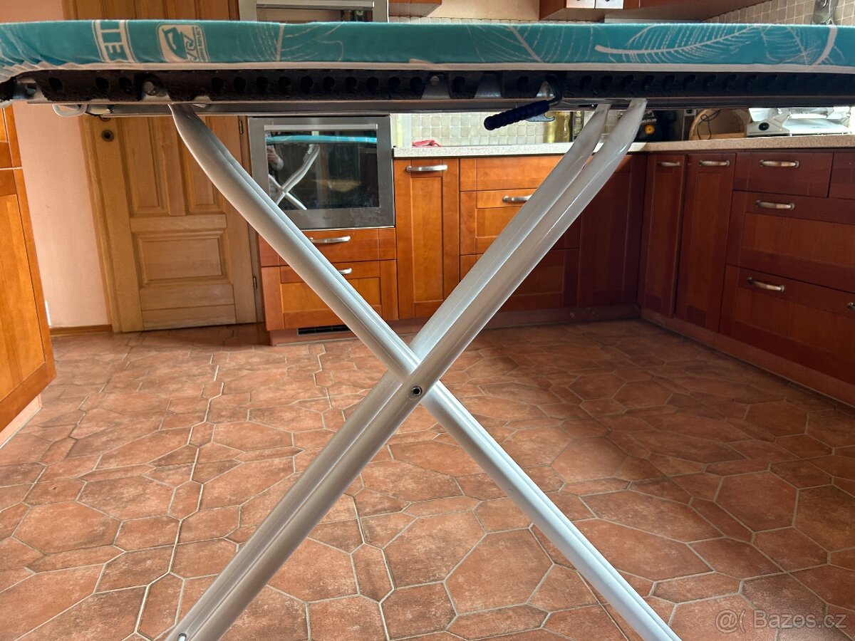 Žehlicí prkno Leifheit Airboard Compact M - 3