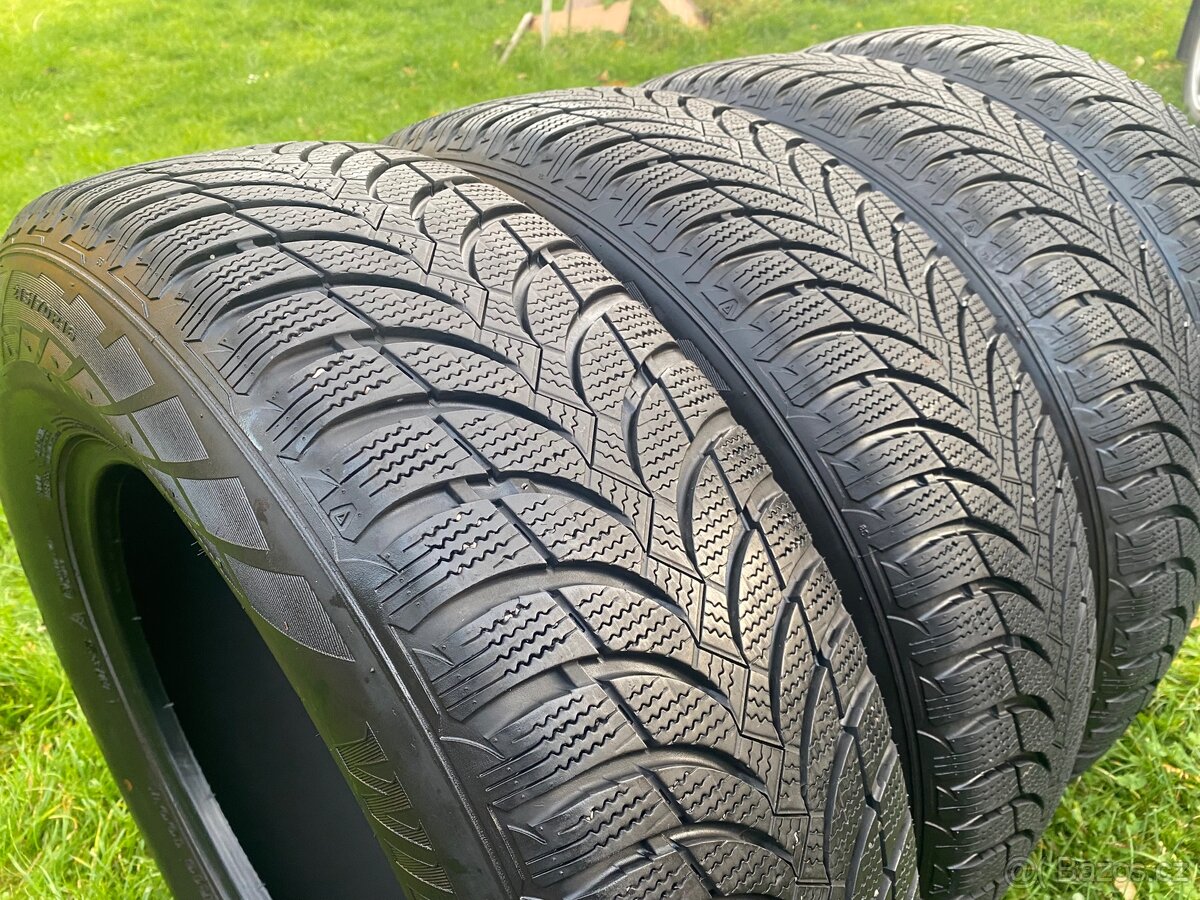 Zimní pneu Nexen 215/70 R16 100T - 3
