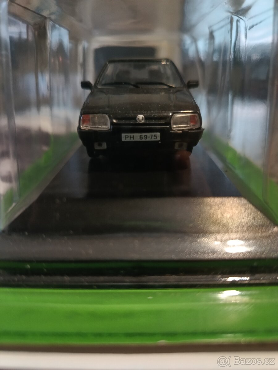Škoda Favorit black line DeAgostini - 3