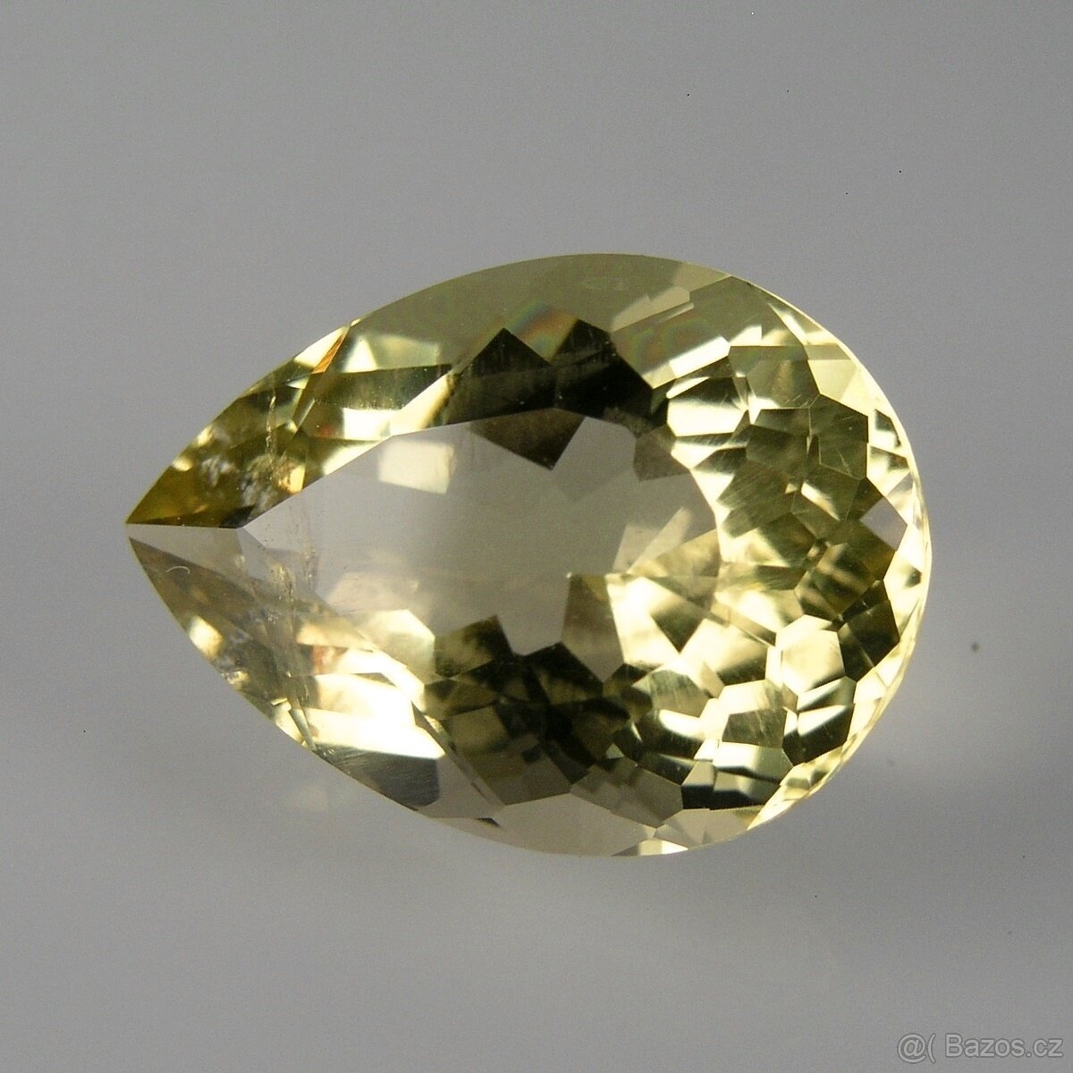 Křišťál-Křemen- kapka, modif. bril. - 9,39 ct. - 3