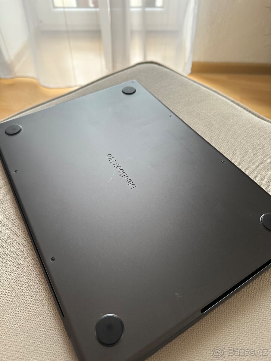 MacBook Pro 14" M3 Pro Space Grey / 18 GB RAM / 512 GB SSD - 3