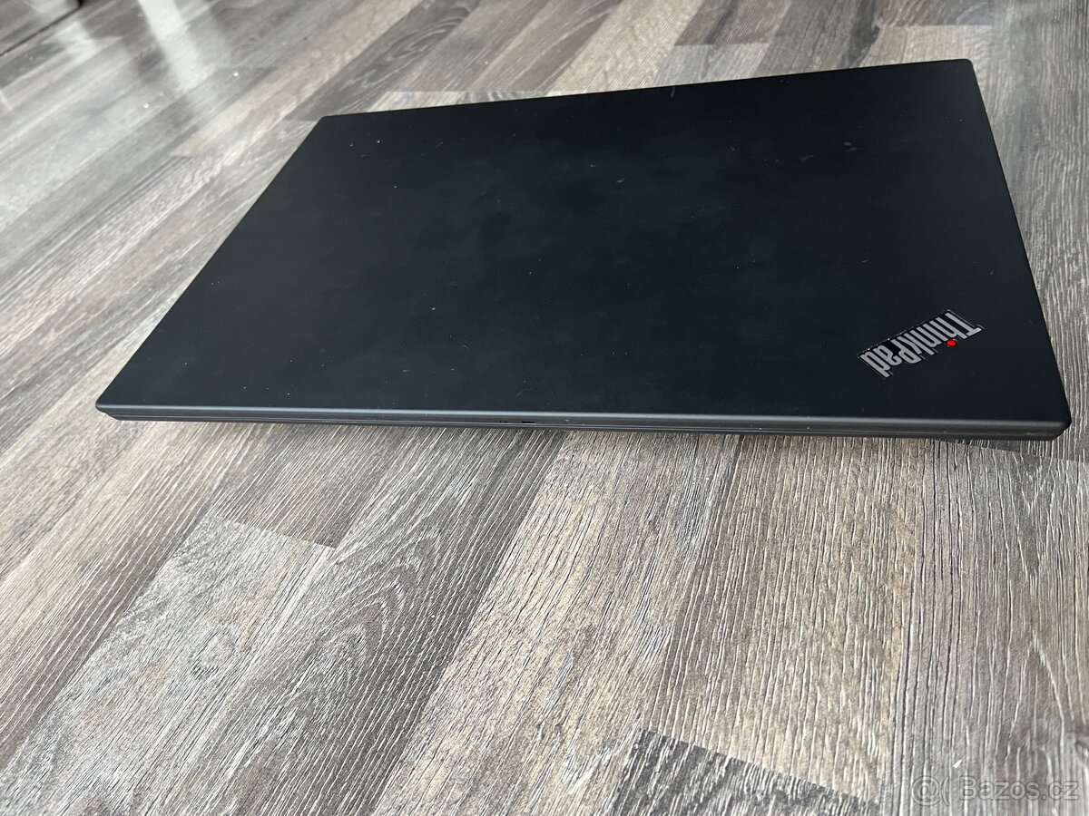 Lenovo ThinkPad T490 - 3