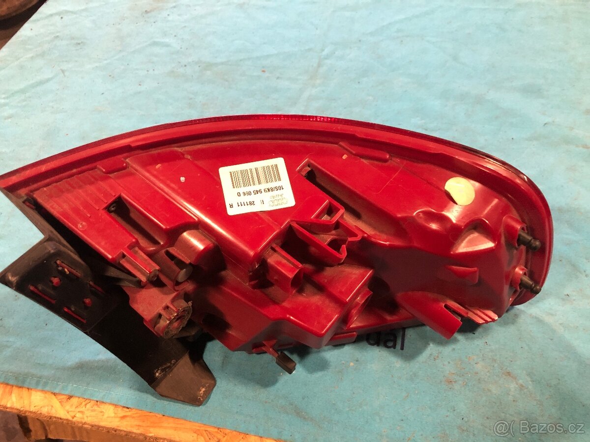 Zadní pravá lampa Audi A4 8k9 avant - 3