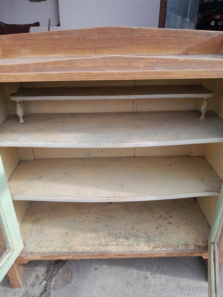 Skříňka retro - 3